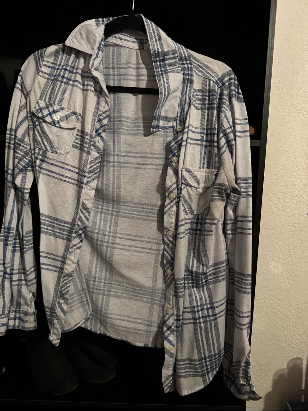 Women’s Lightweight Plaid Shirt Jacket in White and Blue